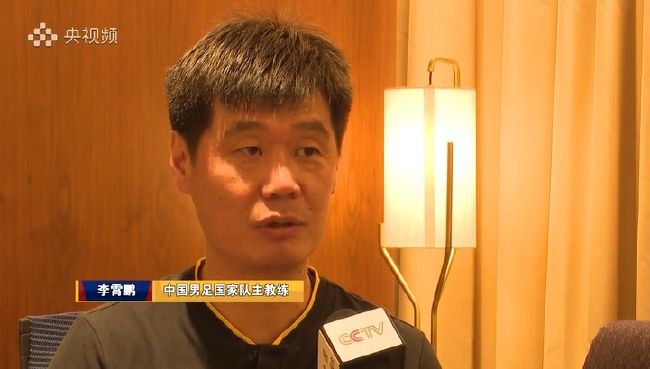 德里赫特上个月右膝韧带受伤，预计将缺席至明年1月份。